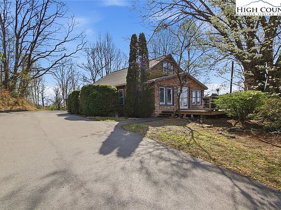 2nd image of 4990 Blowing Rock Road