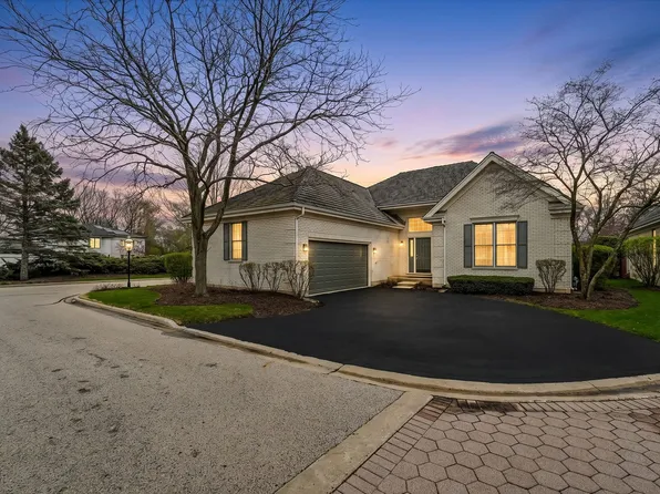 5 Middlesex Ct, Lincolnshire, IL 60069