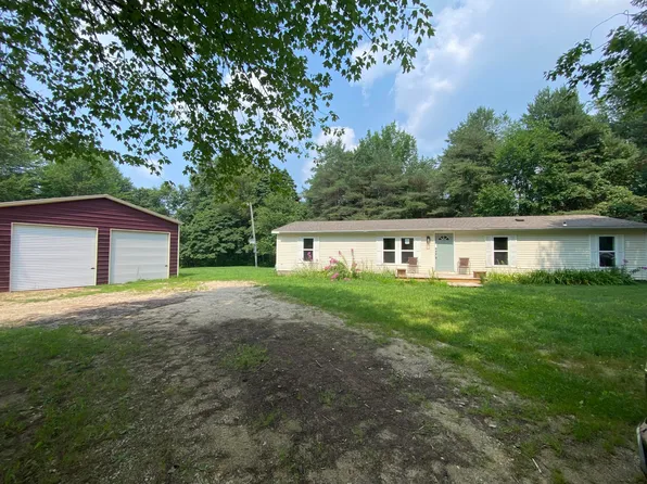 6317 E 76th St, Newaygo, MI 49337