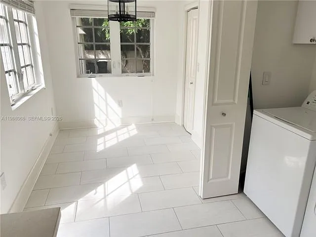 2504 Alhambra Cir — Photo 6