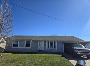 709 W 17th St, Cozad, NE 69130