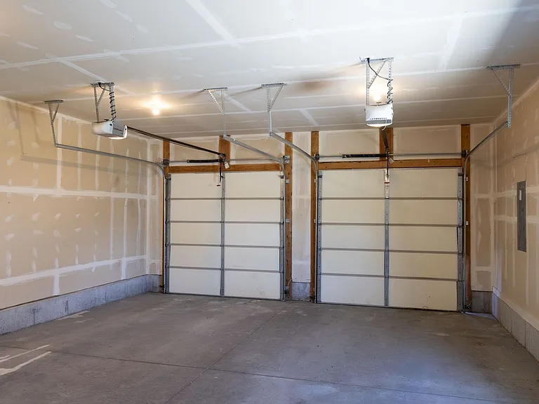 303 S Park Ave — Photo 43