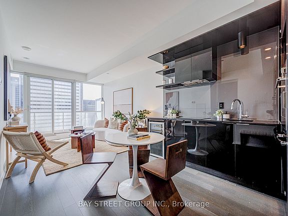 4th image of 70 Temperance St #5308