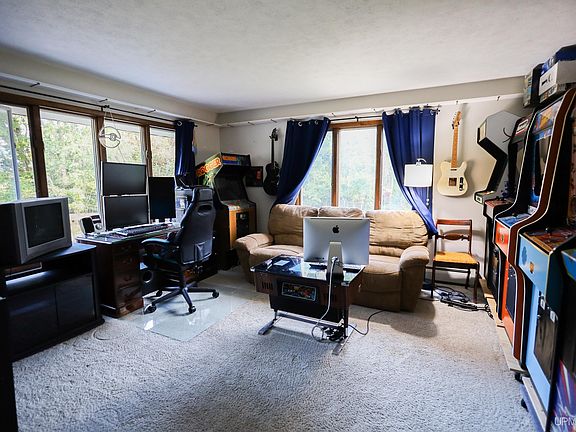 4th image of 118 Johnson Rd