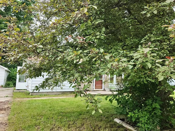 3715 Waldo Ave, Midland, MI 48642