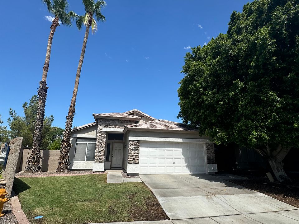 1st image of 3631 S Hawthorn Dr