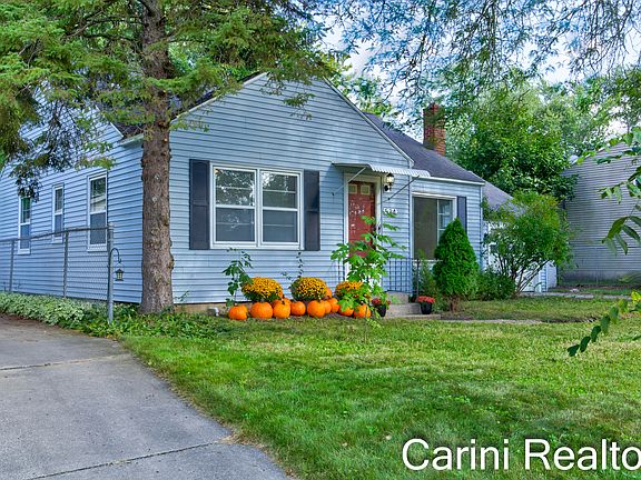 4th image of 534 Ferndale Ave NW