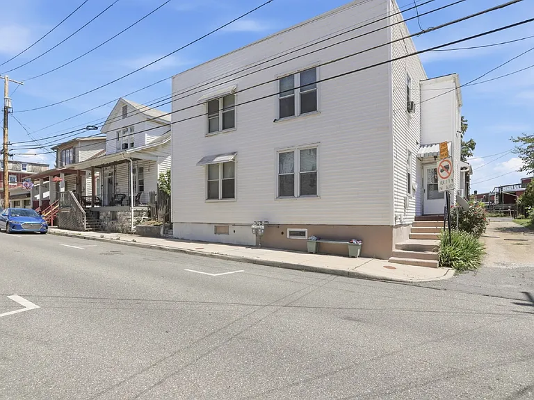 22 Winter St — Photo 3
