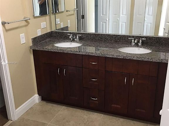 4th image of 3731 N Country Club Dr APT 2021