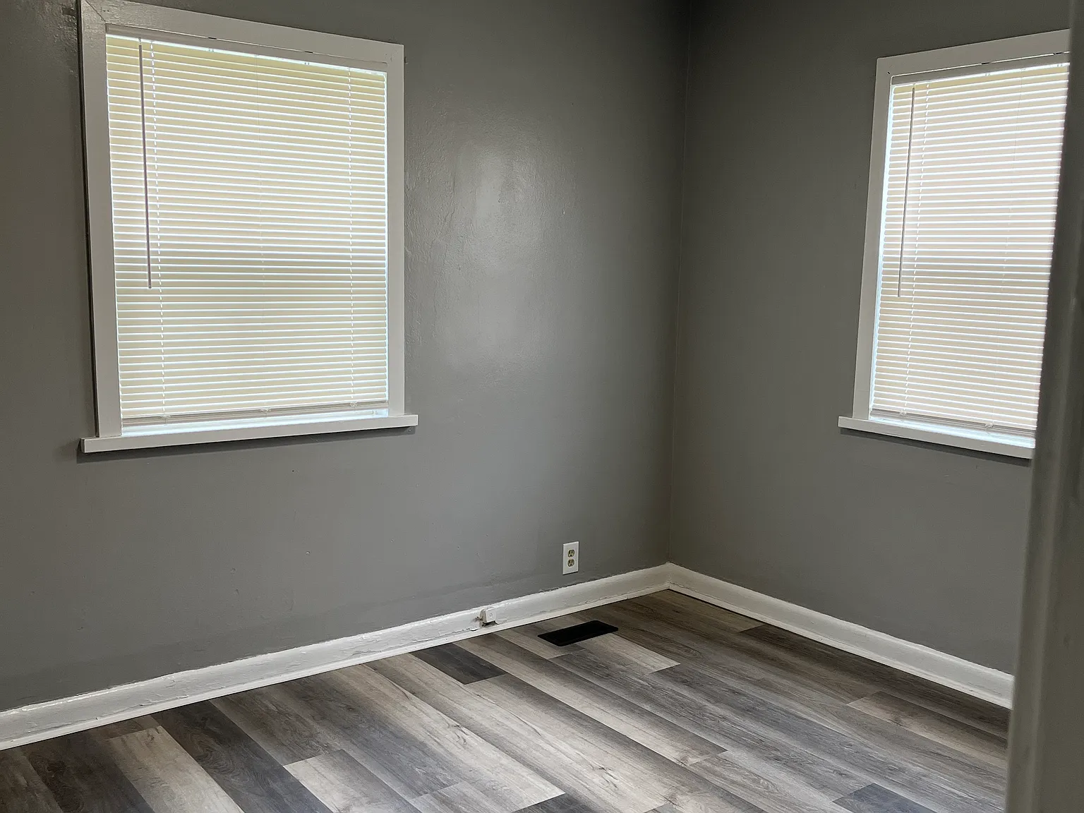 2 bed, 1000 sqft, $900 — Photo 3