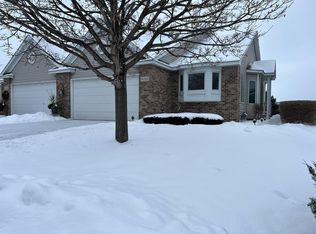 14326 Peninsula Point Dr, Savage, MN 55378