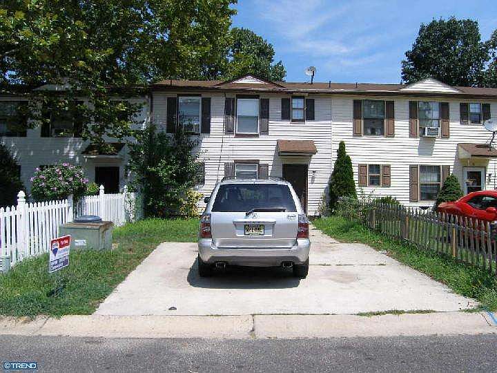 2nd image of 8 Yorkshire Rd