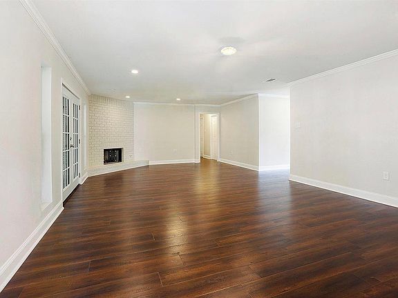 3rd image of 10517 Buxton Rd