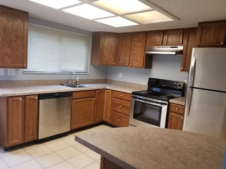 1874 Avenue Q SW — Photo 2