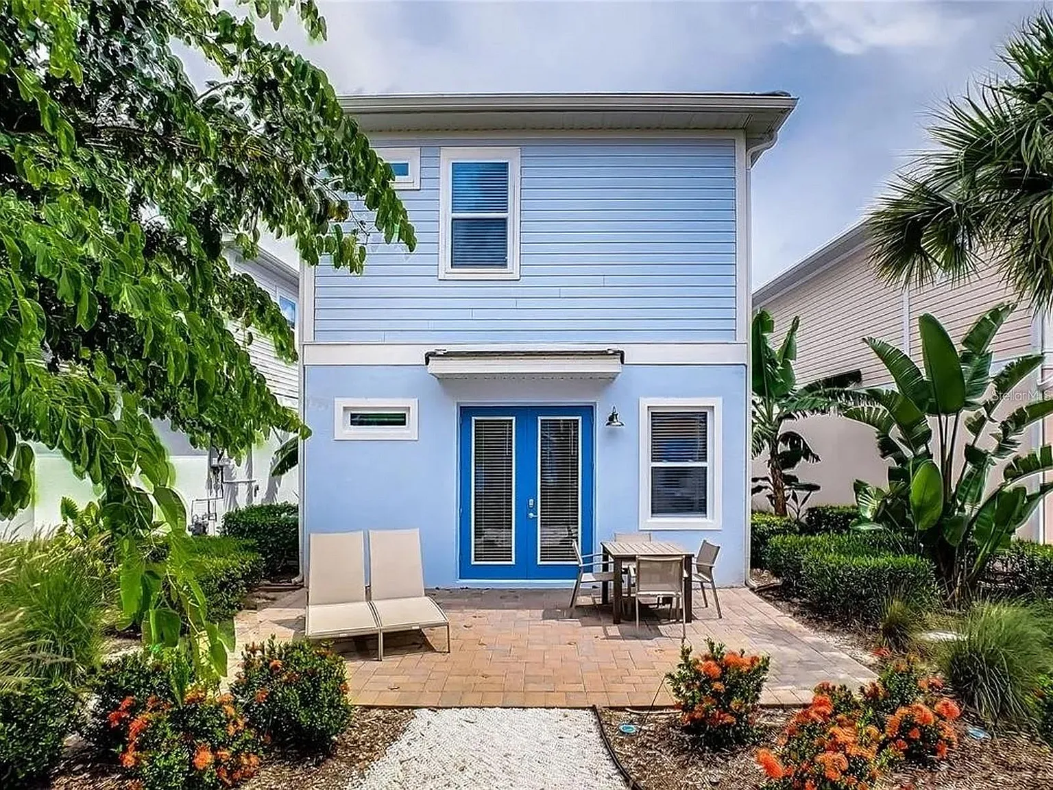 3 bed, 3.0 bath, 1564 sqft, $3,300 — Photo 2