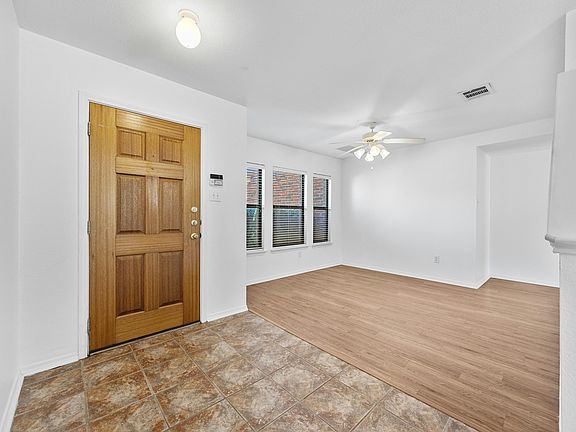 2nd image of 205 Cottontail Dr