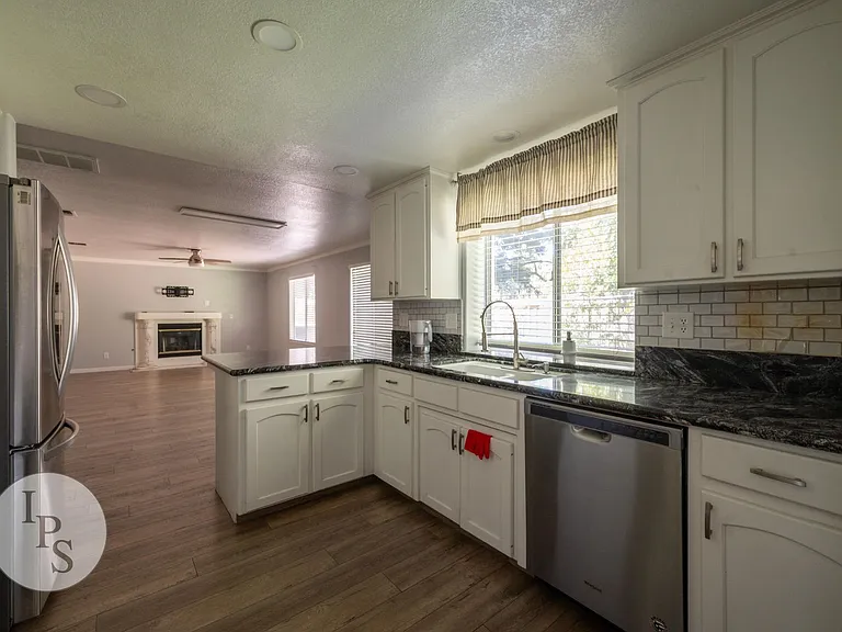 9471 N Whitehouse Dr — Photo 6