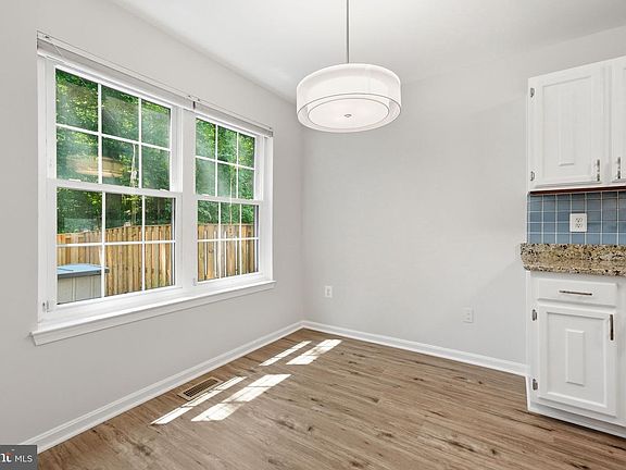 5th image of 8627 Pin Oak Dr