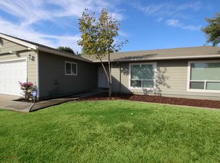 1809 S Chinowth St, Visalia, CA 93277