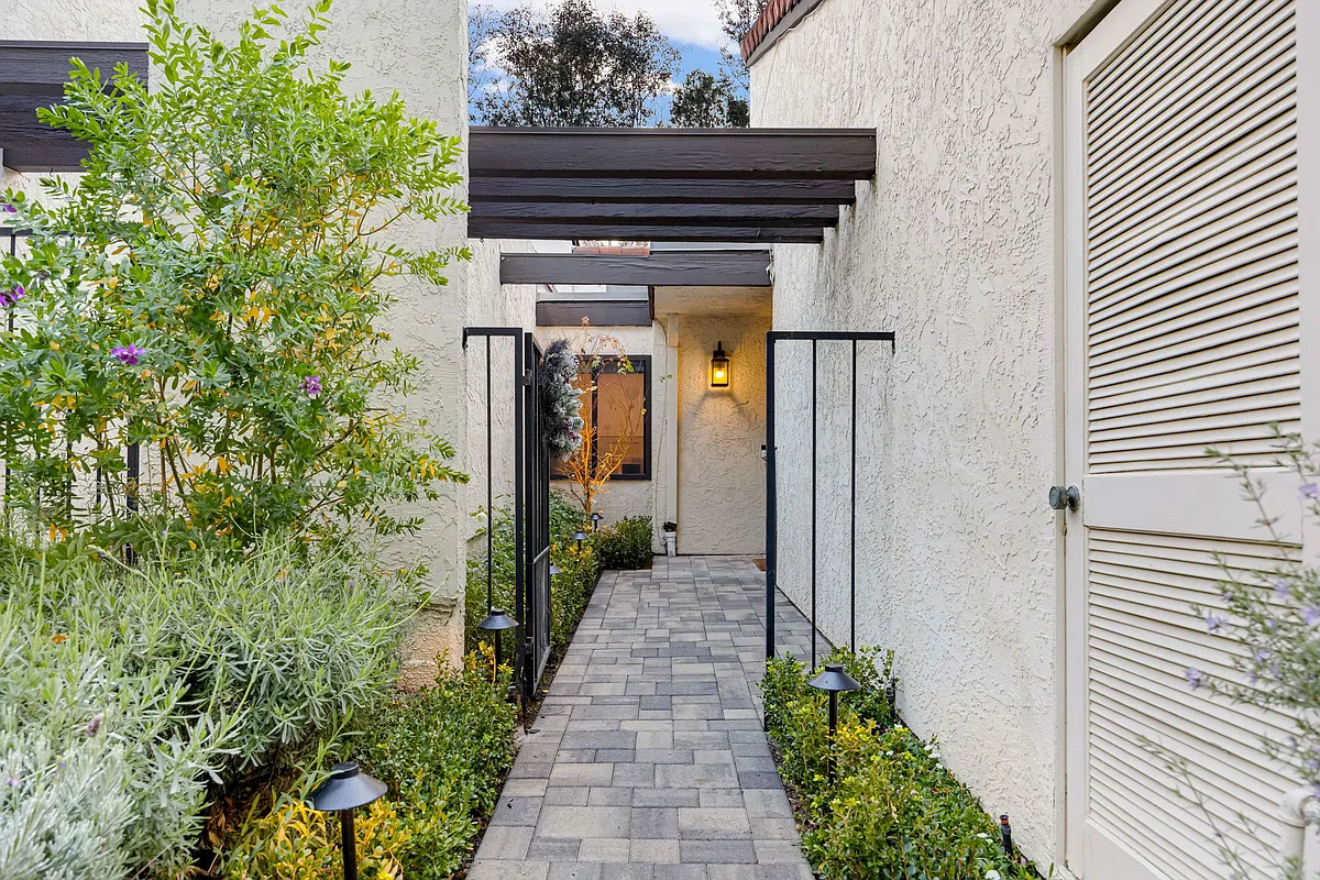 Building Photo - 24 Aller Ct