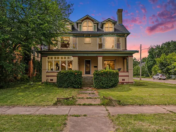 31 Orchard Pl, Battle Creek, MI 49017