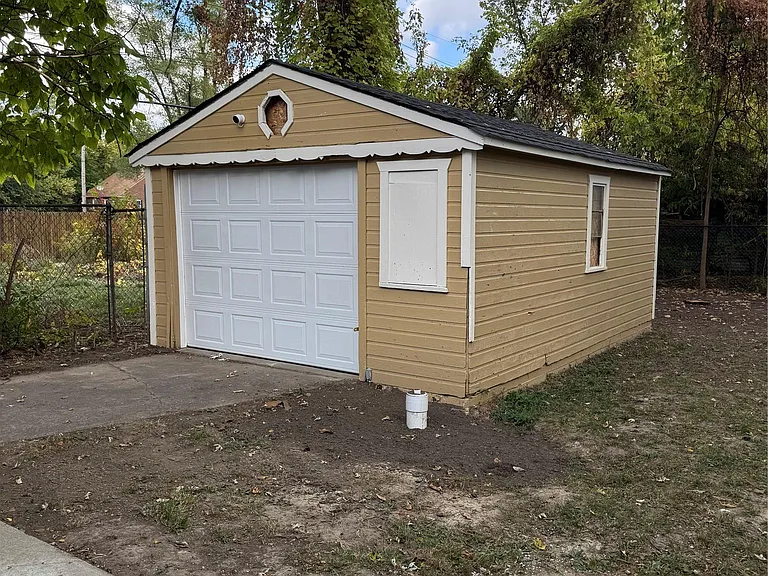 13614 Montrose St — Photo 19