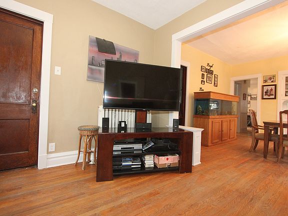 5th image of 218 Lathrop Ave
