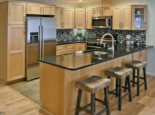 89 Carriage Ln, Sparta, NJ 07871