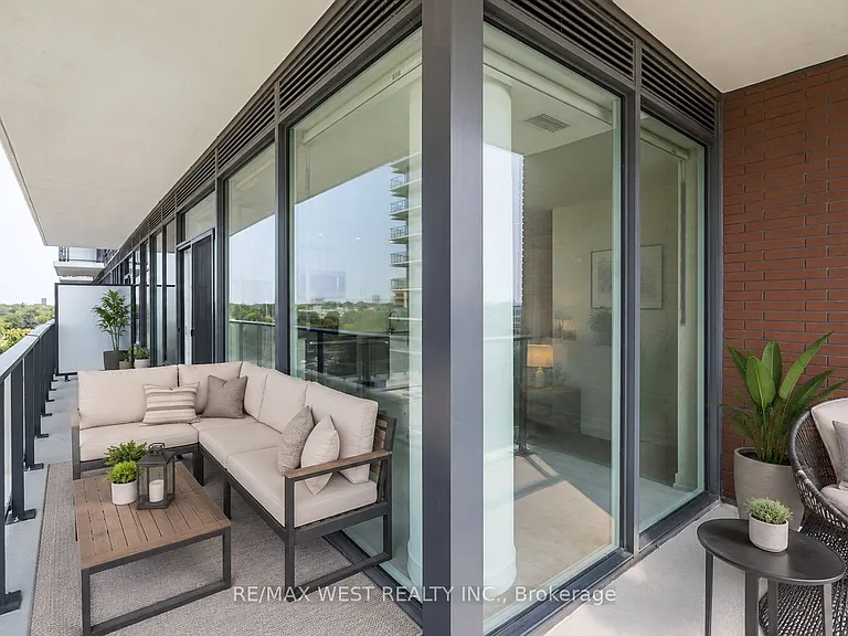 4010 Eglinton Ave W #815 — Photo 19