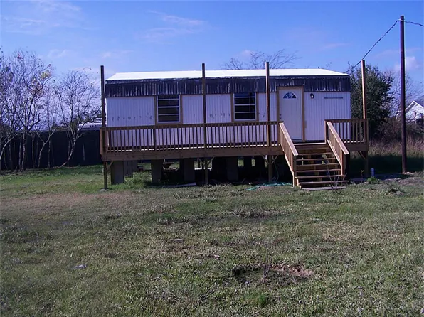926 9th St SE, Dickinson, TX 77539