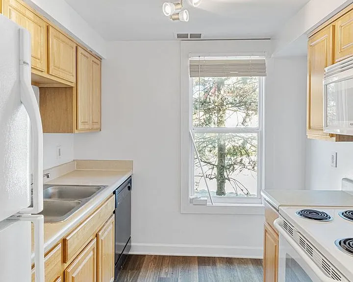 Balsam Avenue Apartments - The Villages — Photo 37