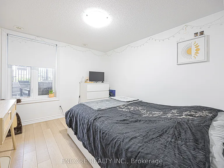 10 Carnation Ave #8 — Photo 12