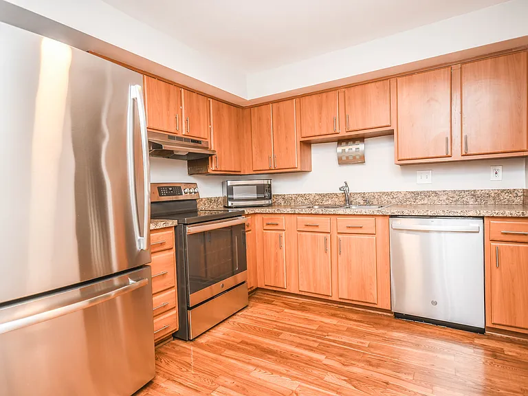 10231 Millstream Dr — Photo 9