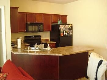 4th image of 2402 NE Oak Dr Unit 1