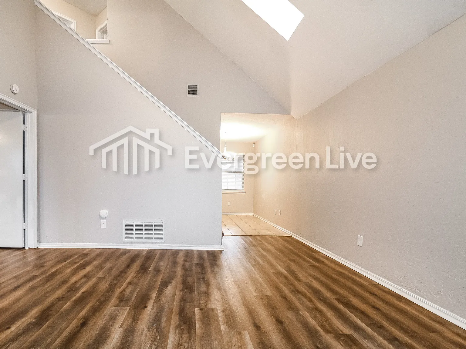 4 bed, 2.0 bath, 1449 sqft, $1,495 — Photo 3