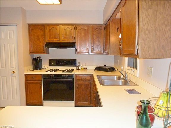 3rd image of 16642 Lake Circle Dr