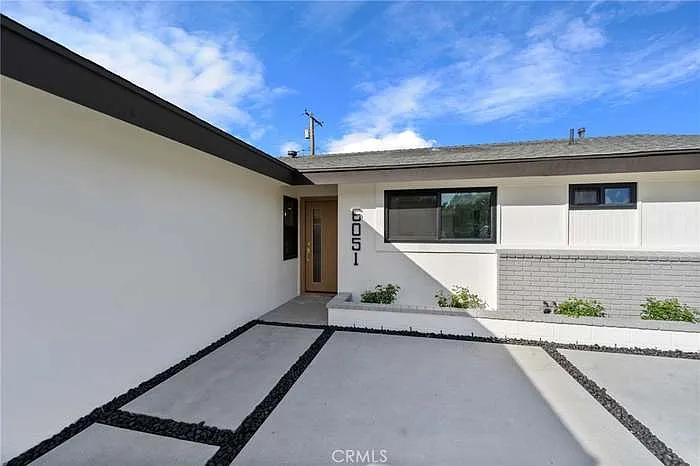 6051 Santa Barbara Ave — Photo 2