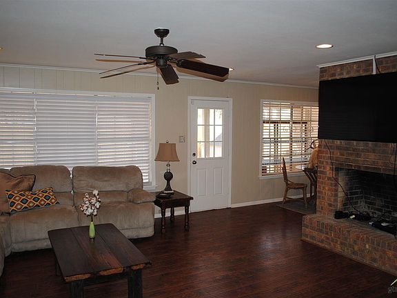 5th image of 715 Oxford Dr