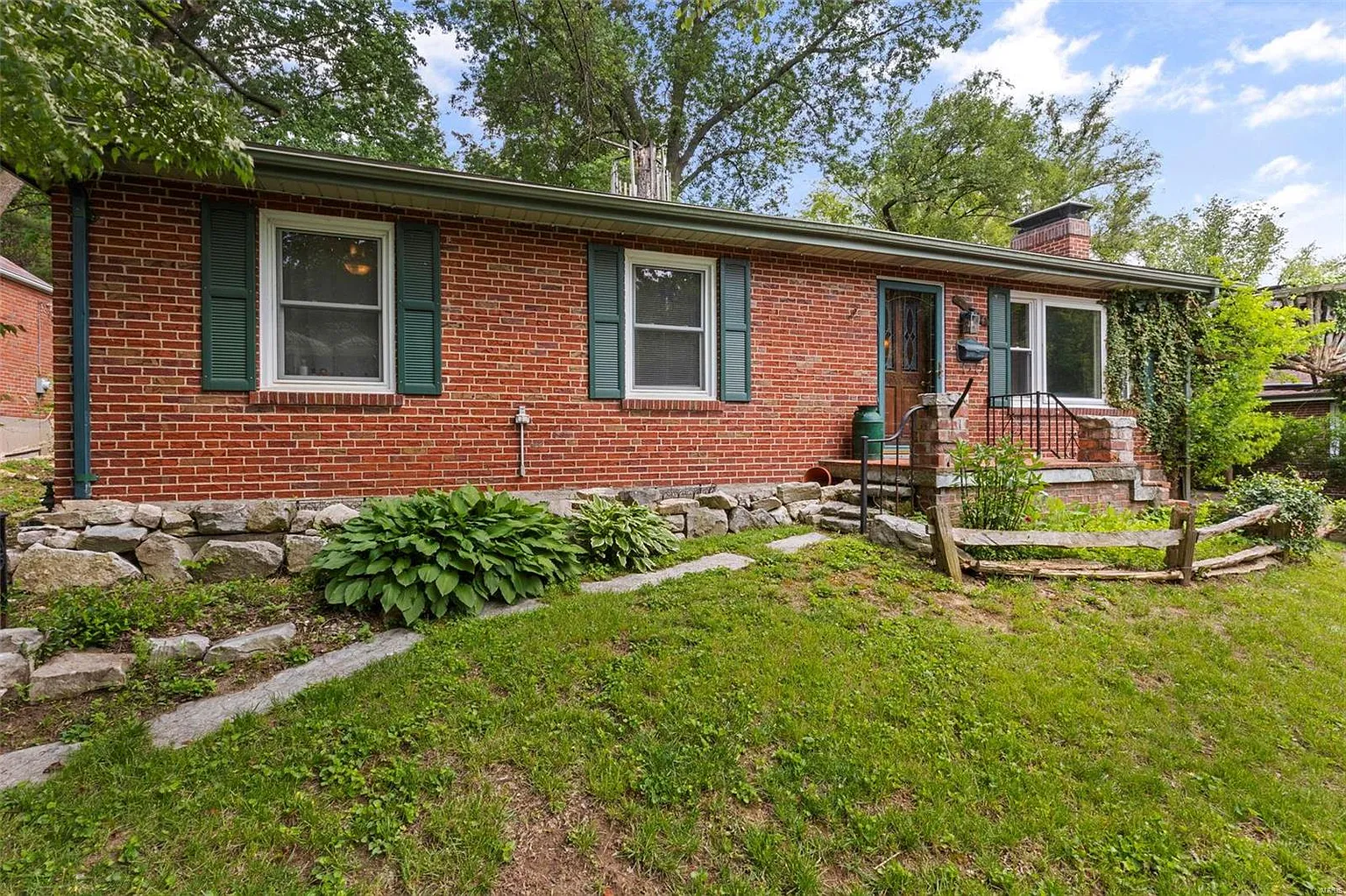814 Gerald Pl photo 1