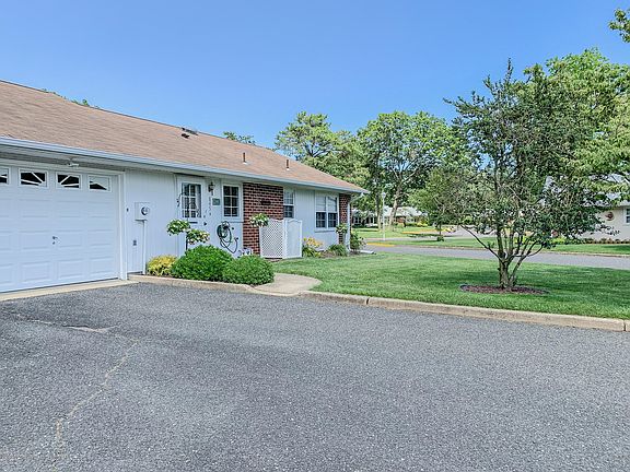 4th image of 845A Thornhill Ct #1001