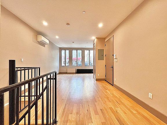 4th image of 1140 De Kalb Ave #1A