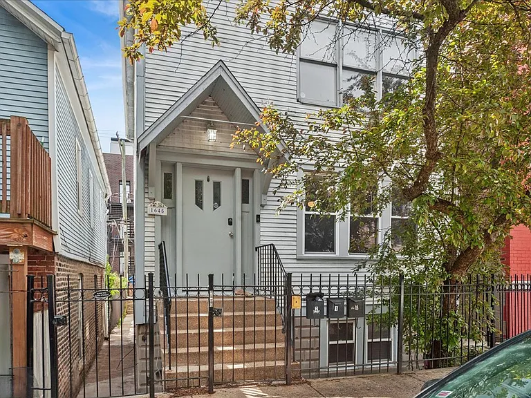 1645 W Beach Ave #G — Photo 2