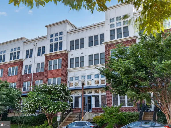1418 N Rhodes St #B417, Arlington, VA 22209