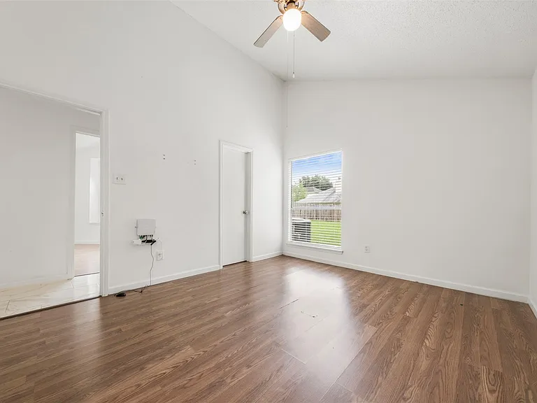 6606 Laurel Glen Dr — Photo 17