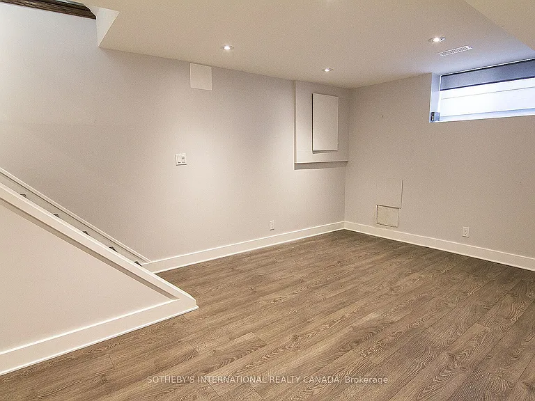 900 Manning Ave #MAIN — Photo 18
