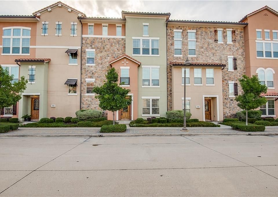2nd image of 6730 Plaza Via