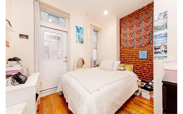 Rented by Douglas Elliman | media 17