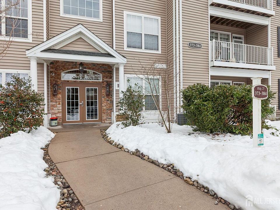 1st image of 375 Saint Andrews Pl