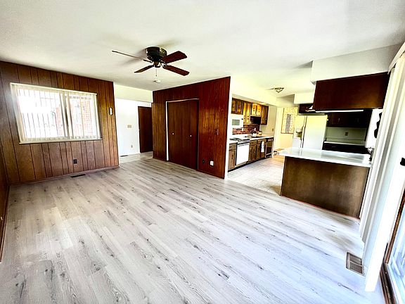 4th image of 1363 Robinson Dr