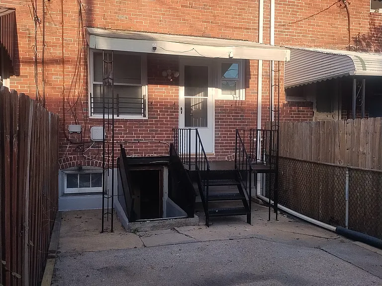 3741 Saint Victor St — Photo 5